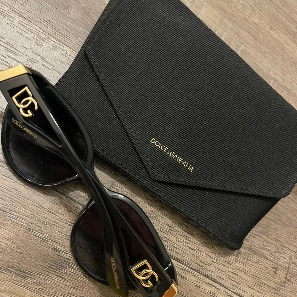 Dolce & Gabbana gold black authentic sunglasses NEW - Picture 2 of 3